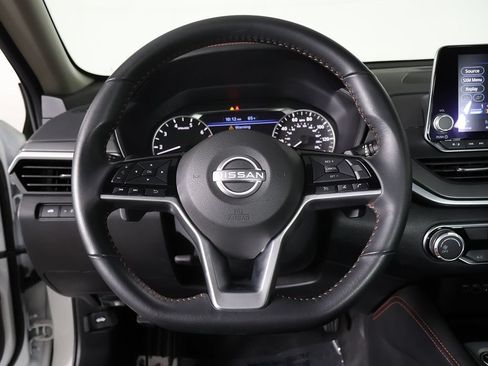 Used 2024 Nissan Altima 2.5 SR FWD image 34