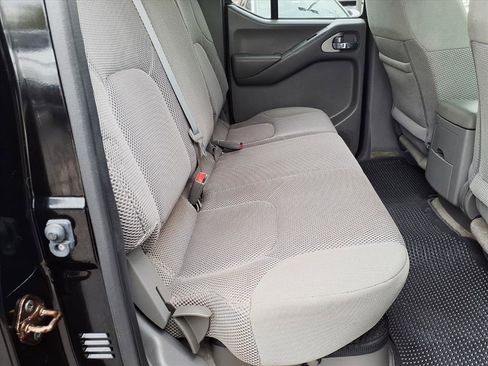 Used 2015 Nissan Frontier SV image 14