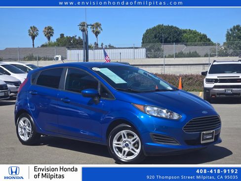 Used 2018 Ford Fiesta SE FWD image 1