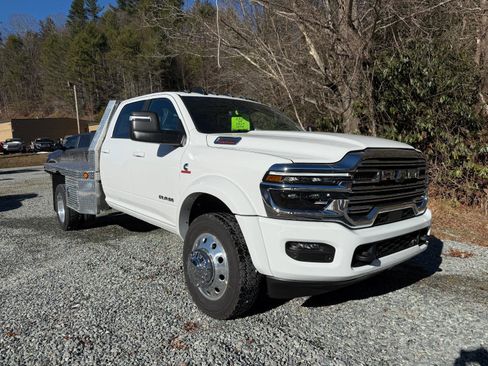 New 2026 RAM 4500 4x4 Crew Cab DRW w/ Laramie Trim Package image 1