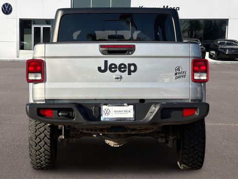 Used 2022 Jeep Gladiator Willys image 5