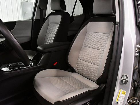 Used 2018 Chevrolet Equinox LT image 25