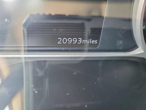 Used 2025 Nissan Leaf S FWD image 11