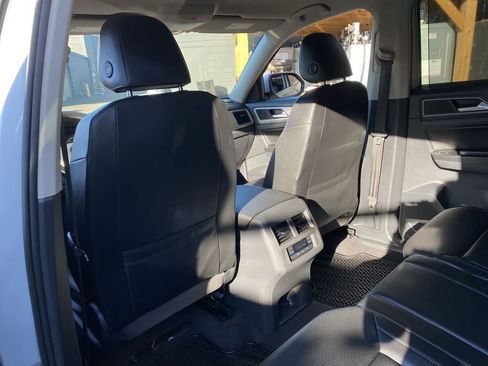 Used 2019 Volkswagen Atlas SE FWD image 16