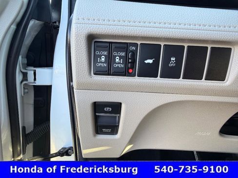 Certified 2025 Honda Odyssey EX-L image 27