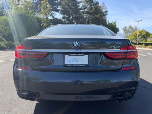 Used 2019 BMW 740i w/ M Sport Package RWD image 4
