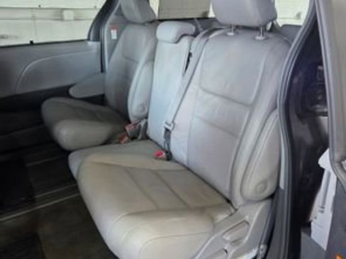 Used 2018 Toyota Sienna XLE Premium image 29