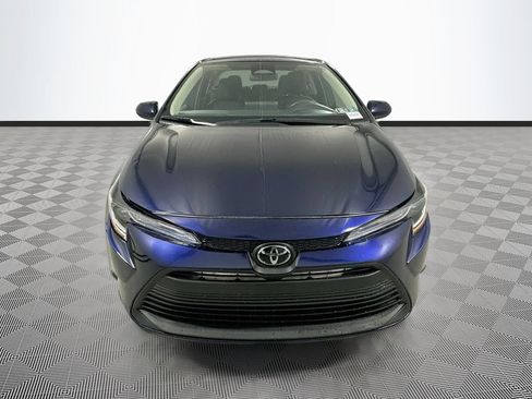 Used 2024 Toyota Corolla LE FWD image 2