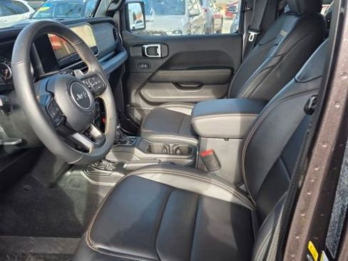 Certified 2025 Jeep Wrangler Unlimited Rubicon 392 image 29