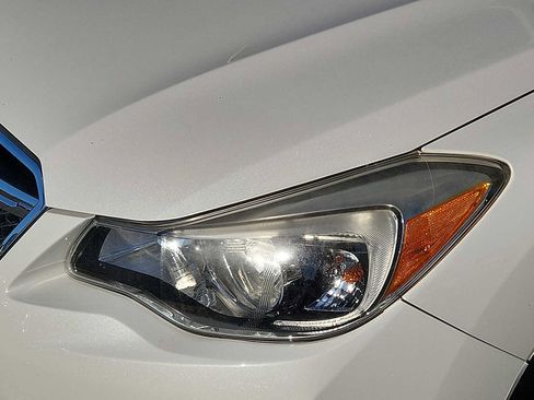 Used 2017 Subaru Crosstrek 2.0i Premium AWD/4WD image 8