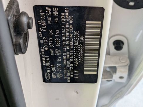 Used 2025 Hyundai Venue SEL FWD image 32