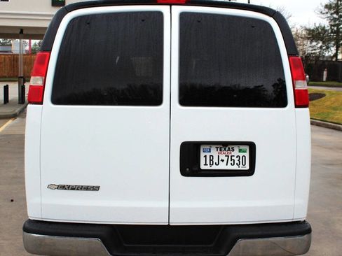 Used 2016 Chevrolet Express 3500 LT w/ LT Preferred Equipment Group image 6