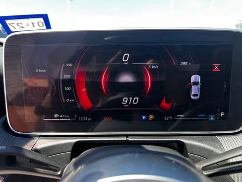 Used 2025 Mercedes-Benz C 300 Sedan image 13