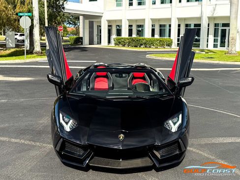 Used 2016 Lamborghini Aventador LP 700-4 image 4