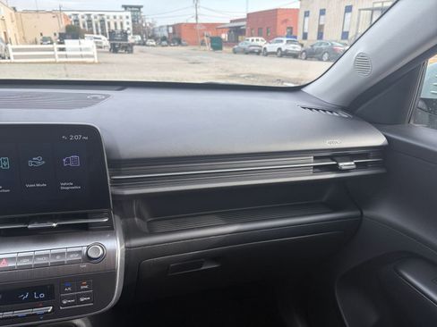 Used 2025 Hyundai Kona SEL image 35