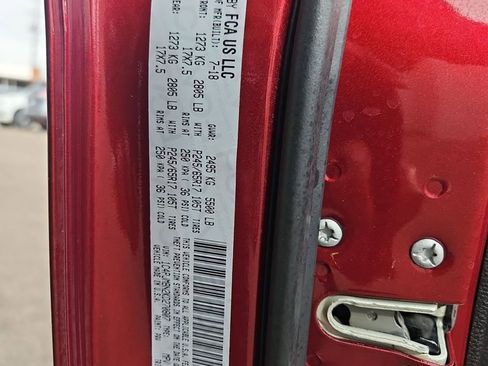 Used 2019 Jeep Cherokee Trailhawk image 11