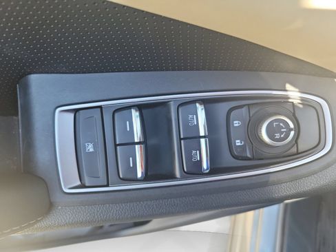 Used 2022 Subaru Ascent Limited w/ Technology Package AWD/4WD image 16
