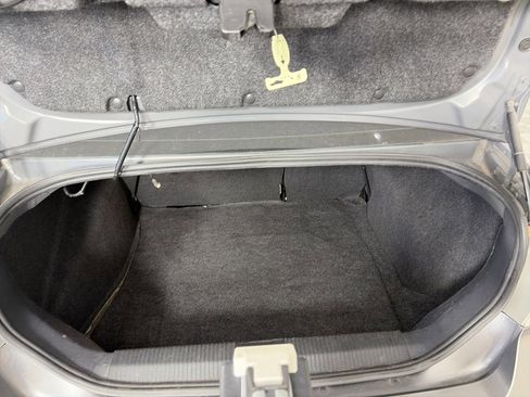 Used 2010 Ford Focus SE image 23