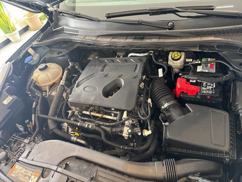 Used 2020 Ford Escape SE image 28