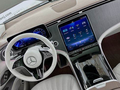 Used 2023 Mercedes-Benz EQS 450+ SUV image 16