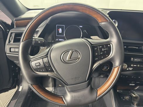 Used 2022 Lexus ES 350 w/ Luxury Package image 9