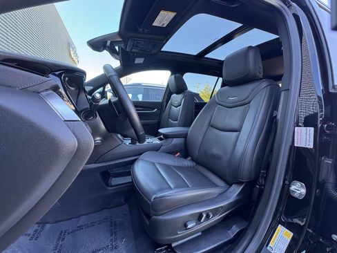 Used 2025 Cadillac XT6 Premium Luxury image 6