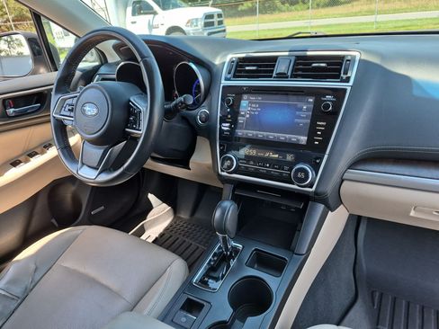 Used 2018 Subaru Outback 2.5i Limited AWD/4WD image 36