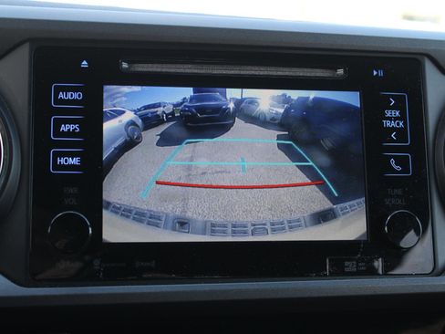 Used 2017 Toyota Tacoma TRD Off-Road w/ Tow Package (A/T) image 12