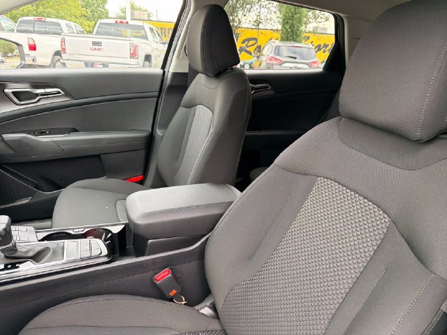 New 2027 Kia Sportage LX FWD image 19
