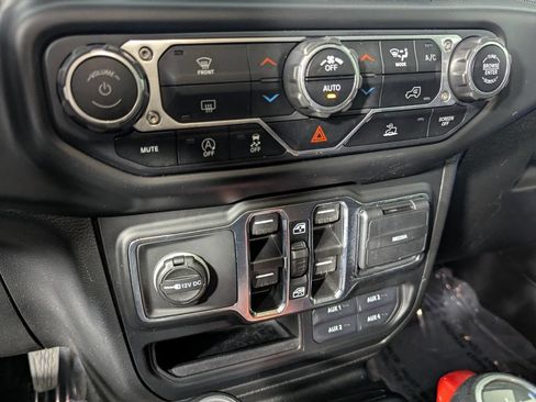 Used 2021 Jeep Wrangler Unlimited Sport AWD/4WD image 21