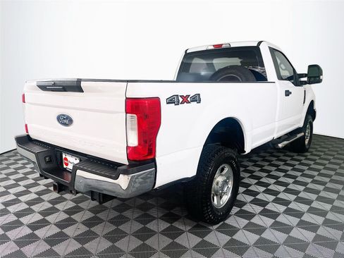 Used 2018 Ford F250 XL w/ Power Equipment Group AWD/4WD image 9