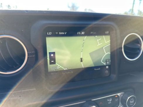 Used 2021 Jeep Wrangler Unlimited Sahara w/ Cold Weather Group image 13