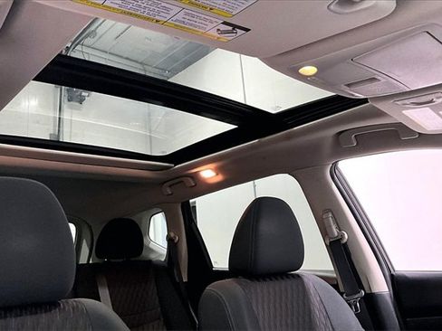 Used 2020 Nissan Rogue SL image 29