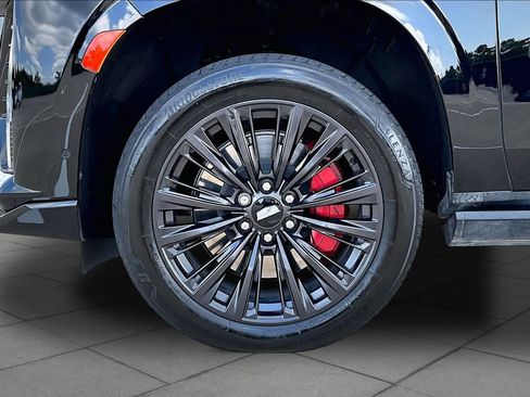 Used 2024 Cadillac Escalade ESV V w/ LPO, ONYX Package AWD/4WD image 10