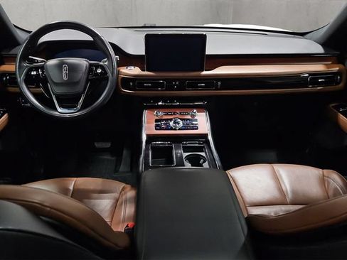 Used 2023 Lincoln Aviator Reserve w/ Equipment Group 201A AWD/4WD image 2