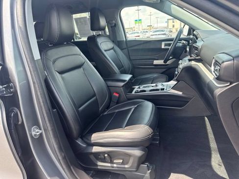 Used 2024 Ford Explorer XLT w/ Equipment Group 202A AWD/4WD image 20