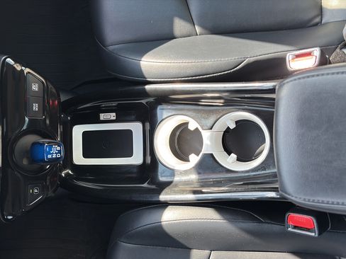 Used 2016 Toyota Prius Three Touring FWD image 14