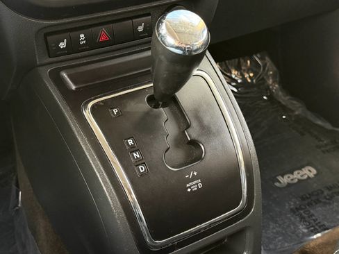 Used 2016 Jeep Patriot High Altitude AWD/4WD image 27