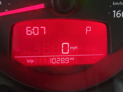 Used 2013 Volkswagen Beetle 2.5 image 16