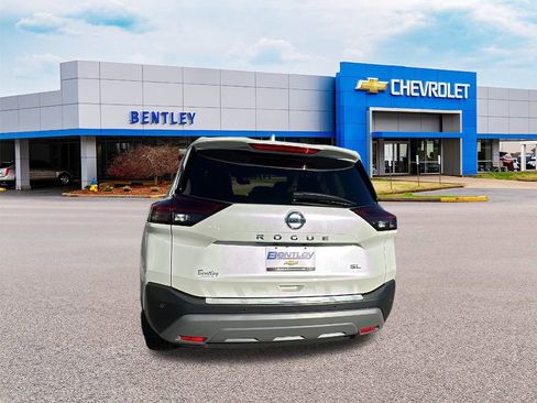 Used 2021 Nissan Rogue SL image 4