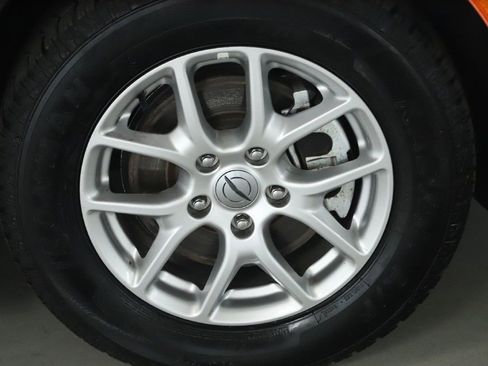 Used 2024 Chrysler Pacifica Touring-L FWD image 10