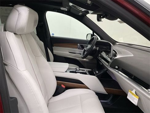 New 2026 Cadillac Vistiq Sport w/ LPO, Floor Liner Package image 24