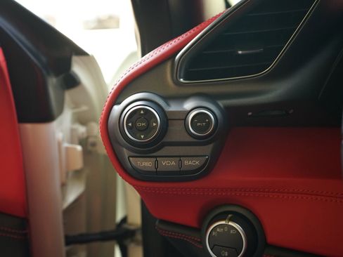 Used 2017 Ferrari 488 GTB Base image 22