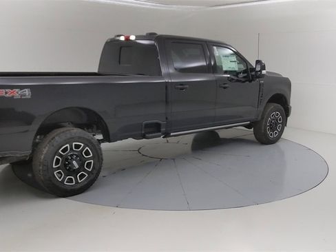 New 2025 Ford F350 Platinum w/ FX4 Off-Road Package image 14