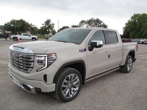 New 2026 GMC Sierra 1500 Denali w/ Denali Reserve Package AWD/4WD image 12