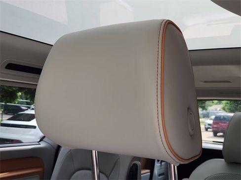 New 2025 Volkswagen ID. Buzz 1st Edition image 14