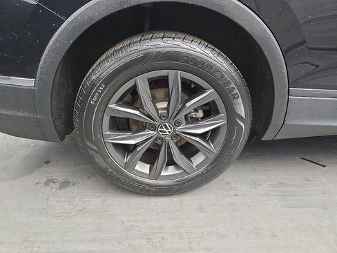 Used 2023 Volkswagen Tiguan SE image 16