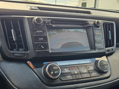 Used 2018 Toyota RAV4 XLE AWD/4WD image 26