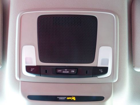 Used 2025 Honda HR-V LX image 32