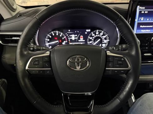 Used 2021 Toyota Highlander Platinum AWD/4WD image 17